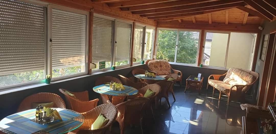 Villa Mugur Două Mai Buitenkant foto